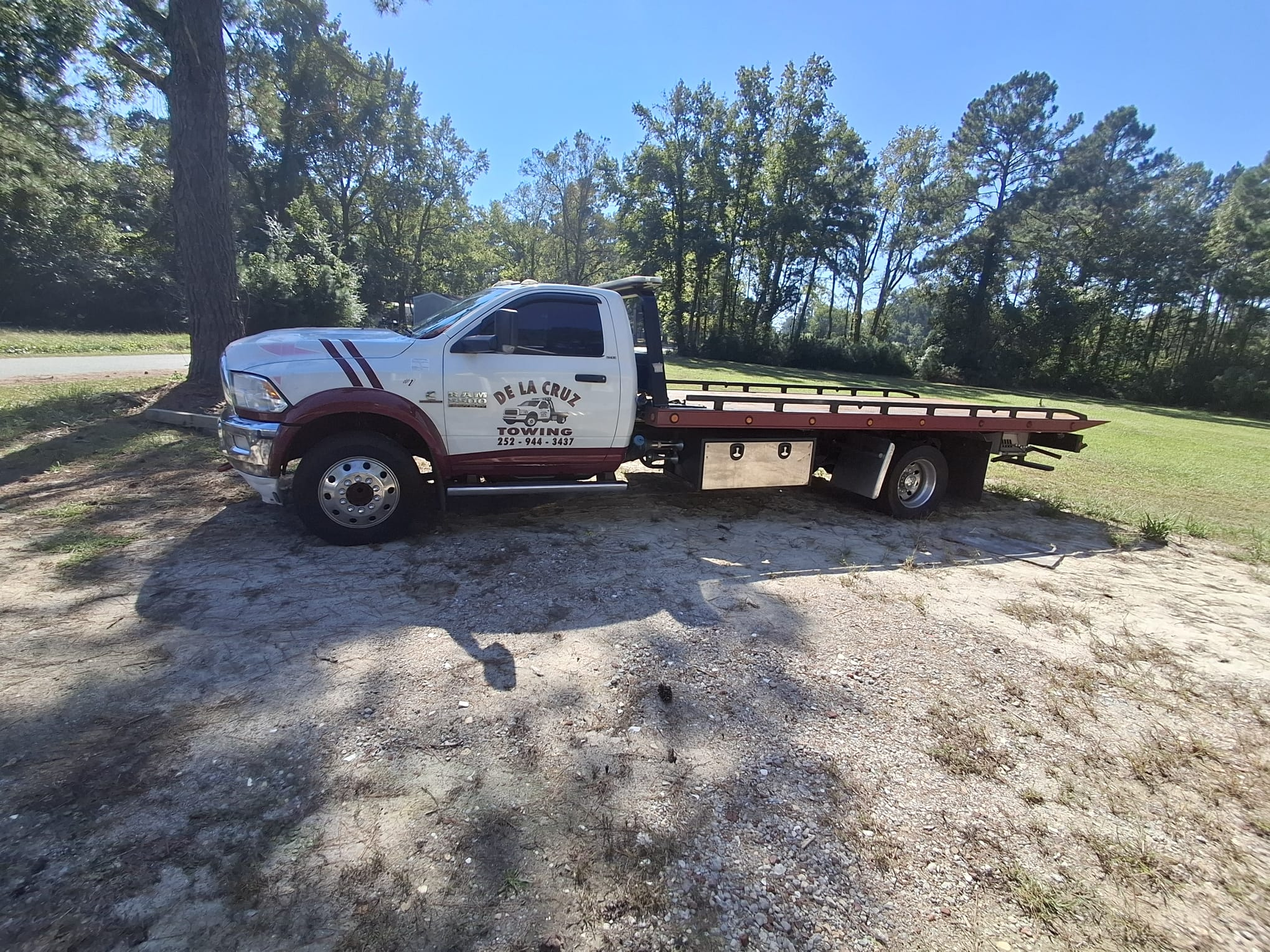 DE LA CRUZ TOWING LLC tow truck